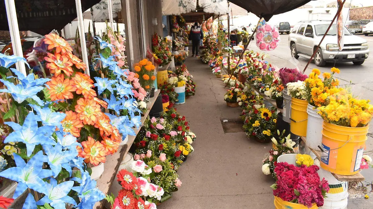 SE ALISTAN PARA FERIA DEL HUESO 